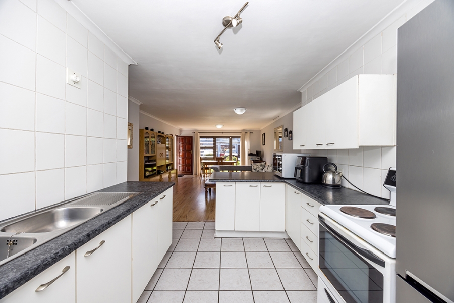 3 Bedroom Property for Sale in Claremont Western Cape